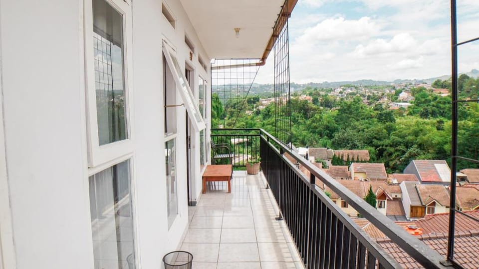Cigadung Guest House Hotel in Bandung