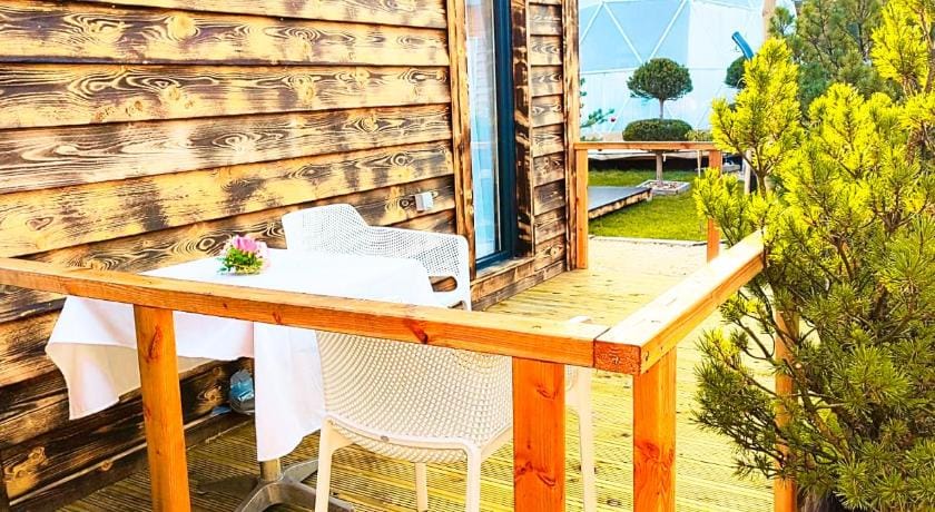 Glamping Dome-Tinyhouses am Neusiedlersee Hotel in Hungary