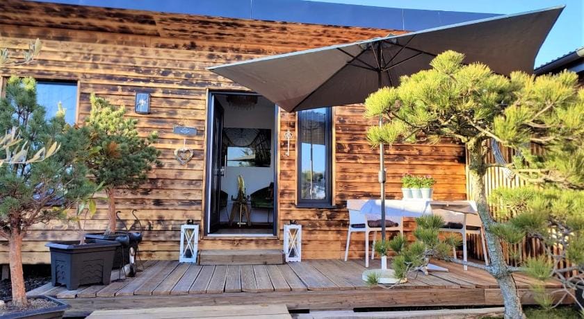 Glamping Dome-Tinyhouses am Neusiedlersee Hotel in Hungary