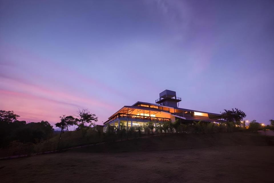 Riverside County Resort Hotel in Maharashtra