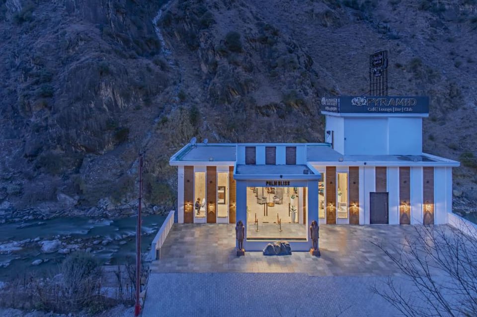 Echor Palm Bliss Riverside Resort & Spa, Kasol Hotel in Himachal Pradesh