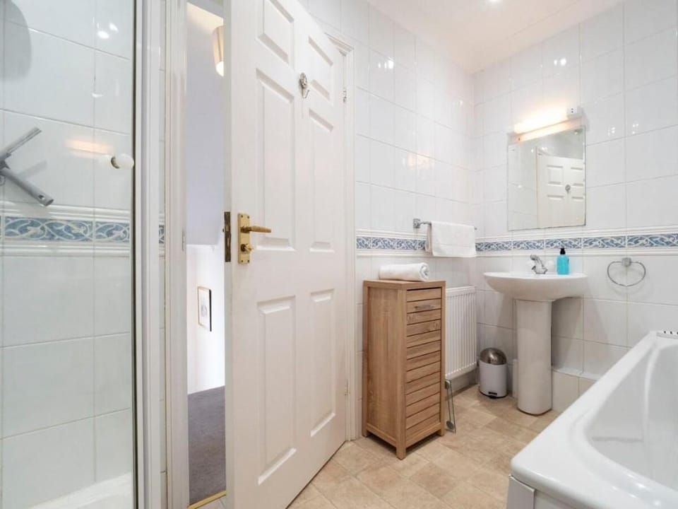 Sweyn House - 4 bedroom family home by the seaside Vacation rental in Margate
