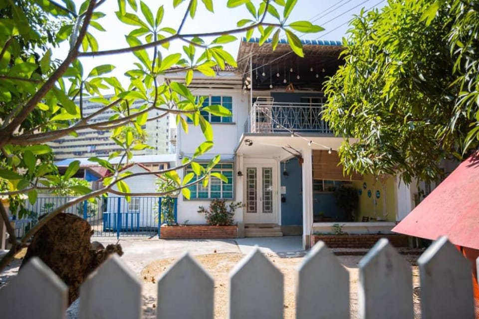 Walk to Beach Villa in Tanjung Bungah