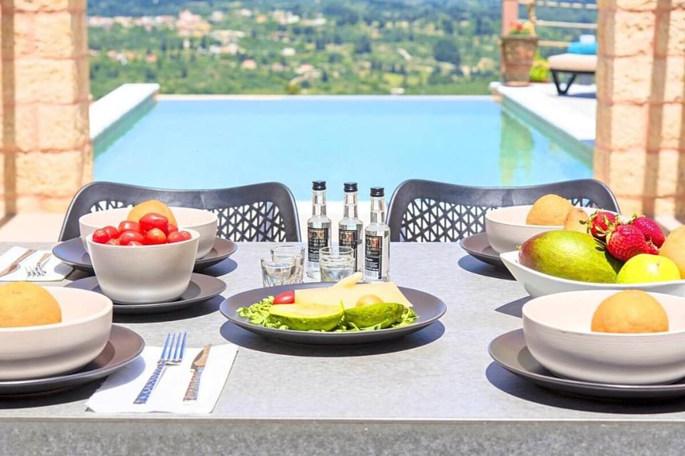 Villa Vardis Heated Pool Villa in Crete