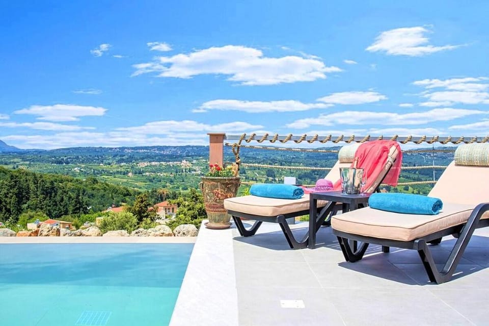 Villa Vardis Heated Pool Villa in Crete