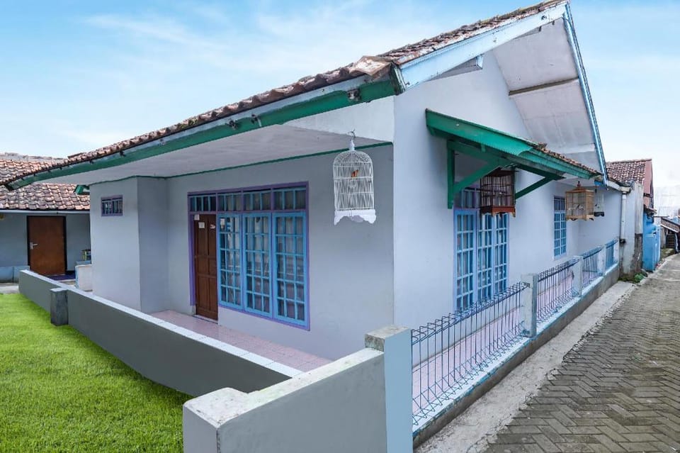 OYO Homes 91009 Eco Tourism Desa Cibodas Areng 4 Syariah Hotel in Lembang