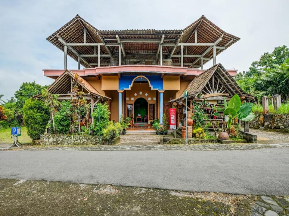 OYO Homes 90996 Desa Wisata Pulesari Syariah Hotel in Special Region of Yogyakarta