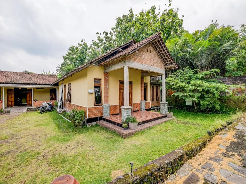 OYO Homes 90996 Desa Wisata Pulesari Syariah Hotel in Special Region of Yogyakarta