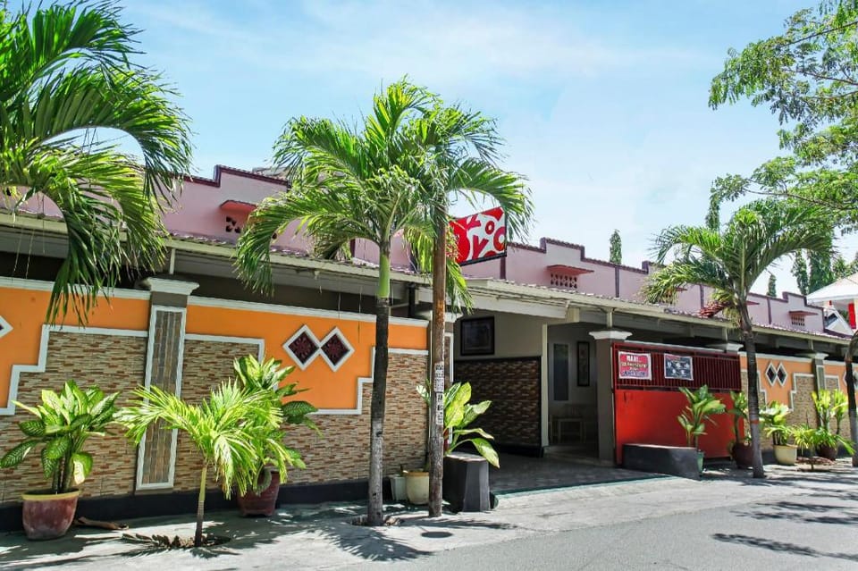 OYO 90968 Graha Family Guest House Hotel in Indonesia