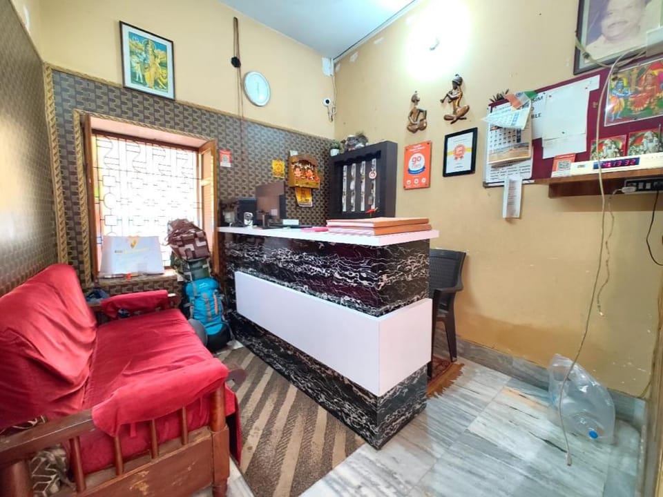 Goroomgo Teerth Guest House Near Kashi Vishwanath Temple Varanasi Hotel in Varanasi