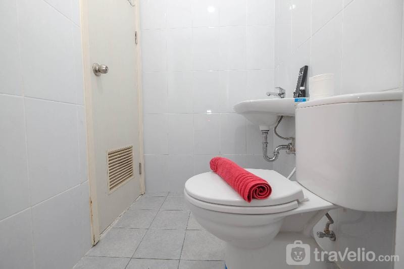 Comfort Studio Apt at Patraland Urbano By Travelio Apartment in West Java