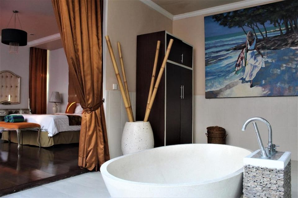 Kaisa Villa Seminyak Hotel in Kuta