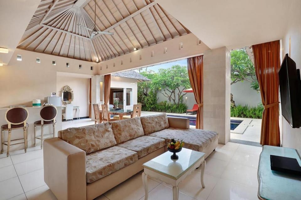 Kaisa Villa Seminyak Hotel in Kuta