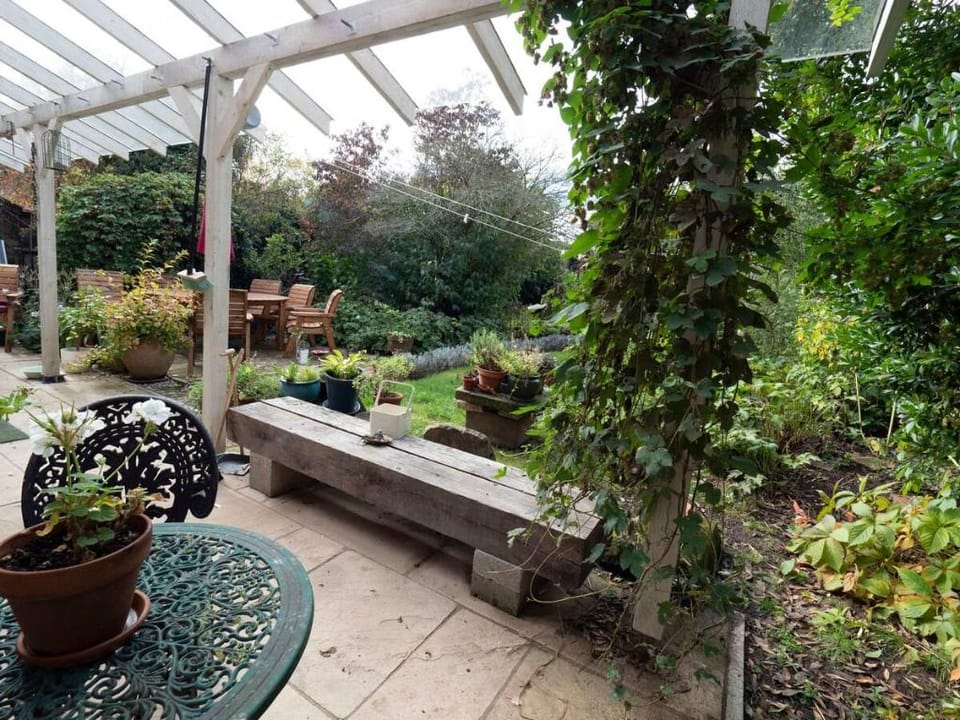 The Cabin - Cosy annex close to City Centre Apartment in Canterbury