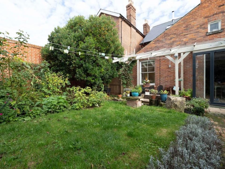 The Cabin - Cosy annex close to City Centre Apartment in Canterbury