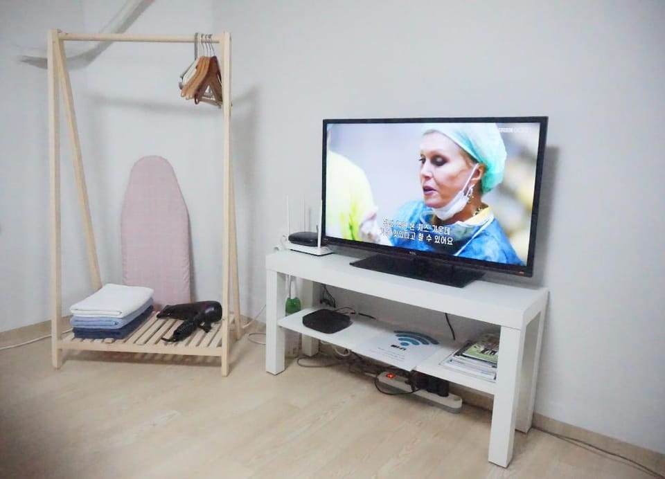 Hongdae 2-Room house, 1 min from Hongik Univ Stn Apartment in Seoul