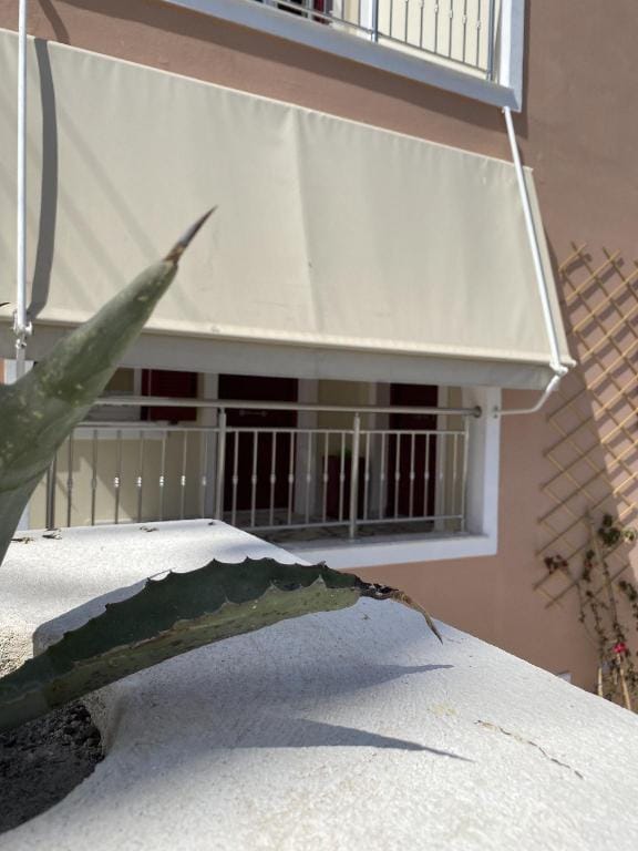 Melas 2 Apartment in Thera