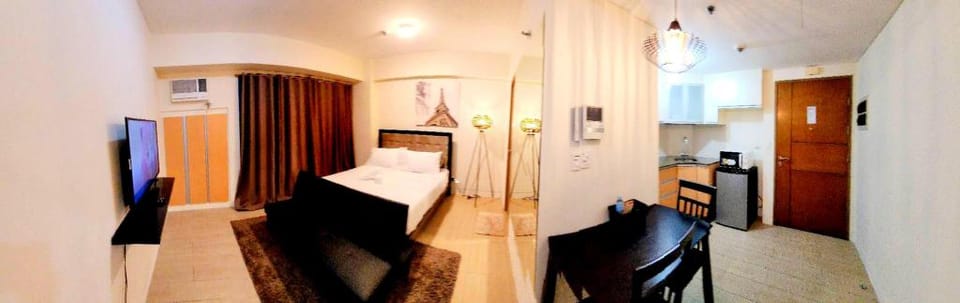 Two Palm Tree Villas Newport City Room 3 Apartment in Pasay
