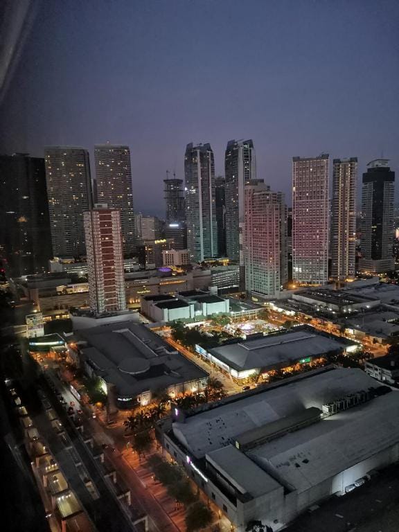 No. 16 MACK'S AWESOME PLACE NETFLIX UNLIWIFI Vacation rental in Mandaluyong