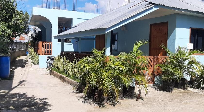 A&C Aquino Guesthouse Bed and Breakfast in Central Visayas