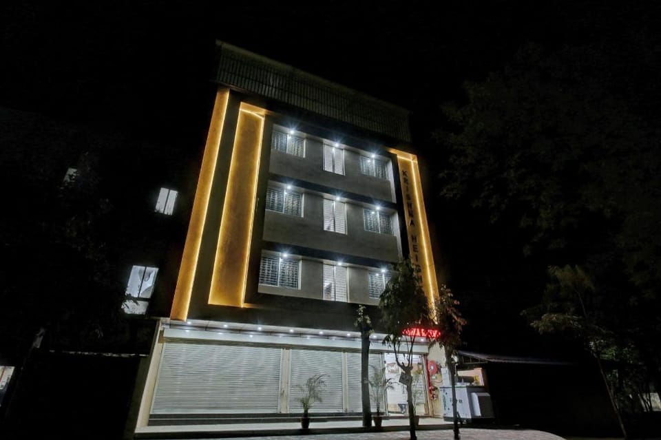 Treebo Krishna Regency ISBT Bus Stop Hotel in India