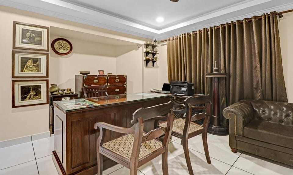 Treebo Anchor Inn Hotel in Kochi