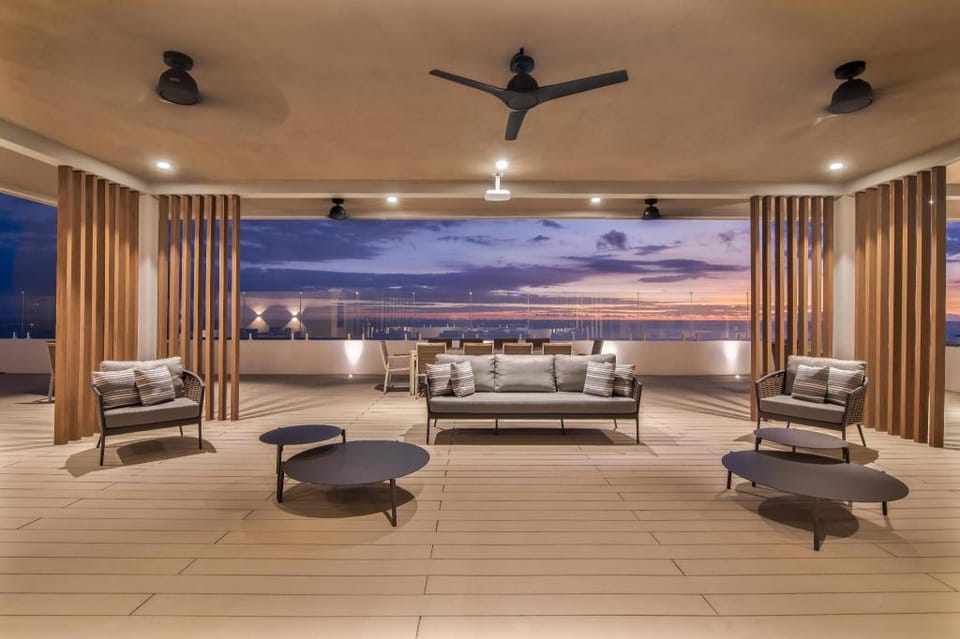 Clarita's Beach Bar & Resort Hotel in Jaco