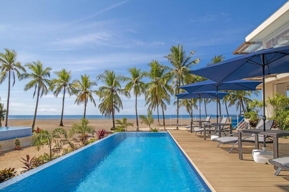 Clarita's Beach Bar & Resort Hotel in Jaco