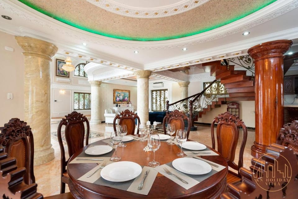 KN HOLIDAY VILLA With Big Outdoor  Private Pool Villa in Ho Chi Minh City