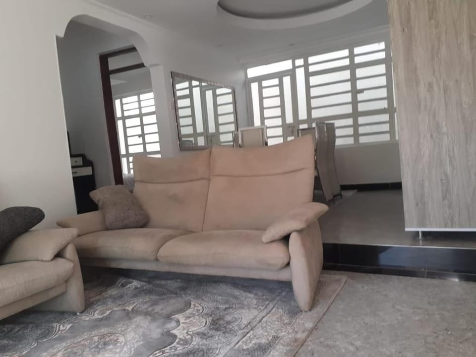 Lux suites Utawala Family House Vacation rental in Nairobi