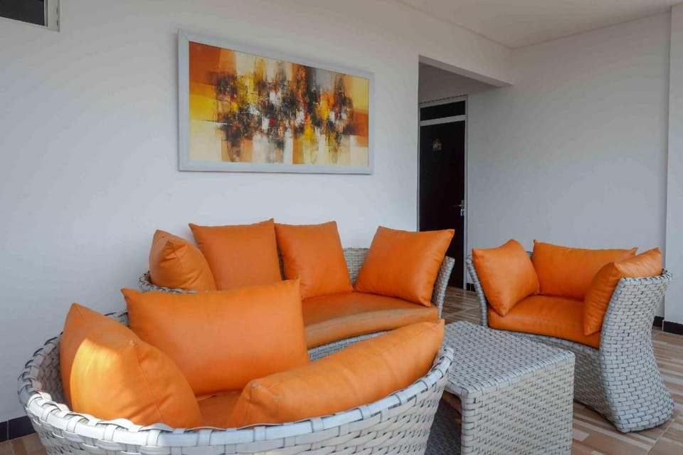 RedDoorz Plus near Patung Kuda Undip Hotel in Indonesia