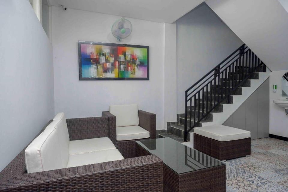 RedDoorz Plus near Patung Kuda Undip Hotel in Indonesia
