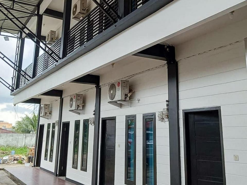 Marthina Residence Syariah Mitra RedDoorz Hotel in Indonesia