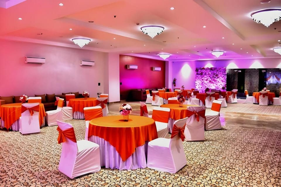 Hotel The Golf Hotel in Lucknow
