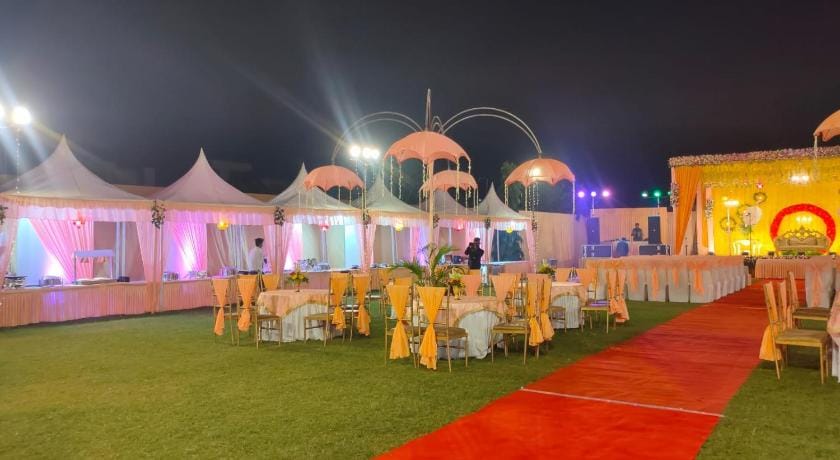 Hotel The Golf Hotel in Lucknow
