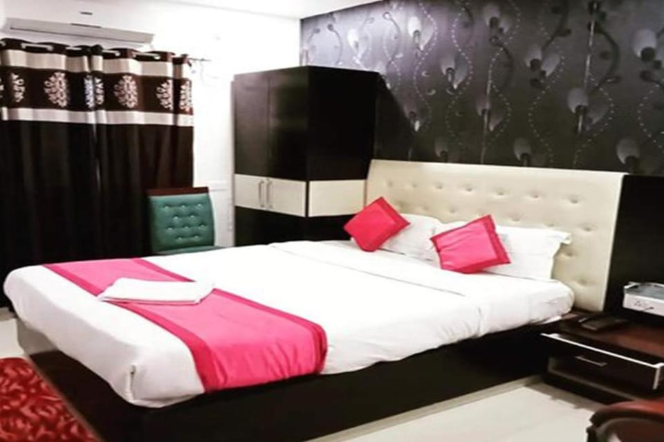 Hotel Golden Tulip Hotel in West Bengal