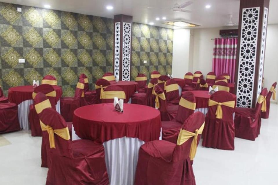Hotel Golden Tulip Hotel in West Bengal