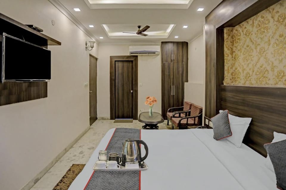 Townhouse Jai Guru Ji Nearest Merceds Benz Sector 11 Hotel in Noida