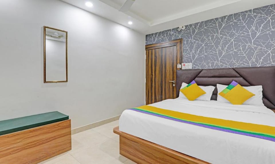 Itsy Hotels Royal Galaxy - 3 Km From Sangam Hotel in Uttar Pradesh