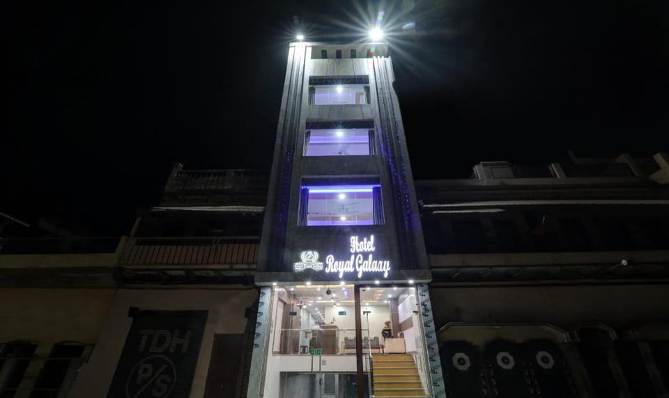Itsy Hotels Royal Galaxy - 3 Km From Sangam Hotel in Uttar Pradesh