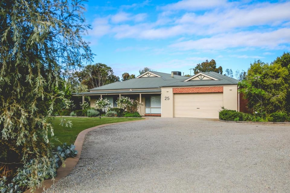 Wharparilla House Villa in Echuca