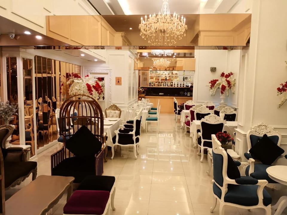 Venetian Poseidon Pool Hotel Apartment in Pattaya City