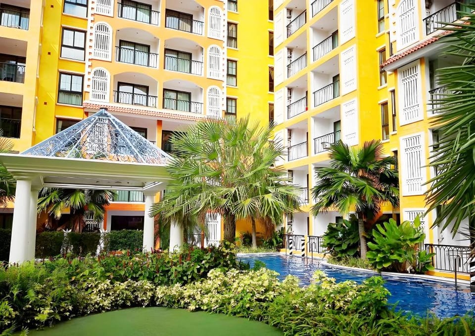 Venetian Poseidon Pool Hotel Apartment in Pattaya City