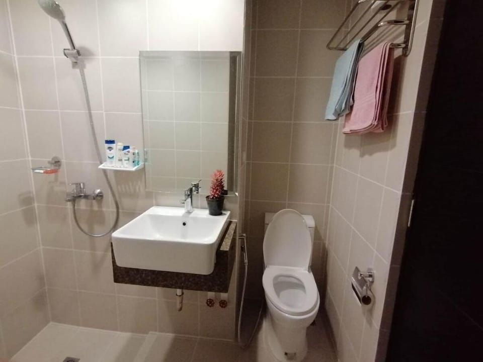 Gracey's Place @Manhattan Plaza Vacation rental in Pasig