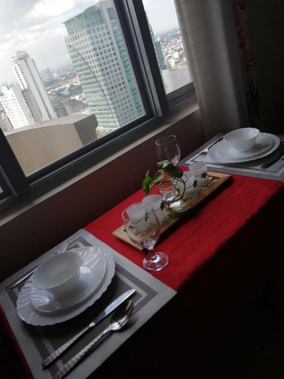 Gracey's Place @Manhattan Plaza Vacation rental in Pasig