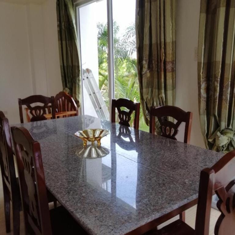 Marlene's Hilltop Villa - 1BR Apt #4 Apartment in Central Visayas