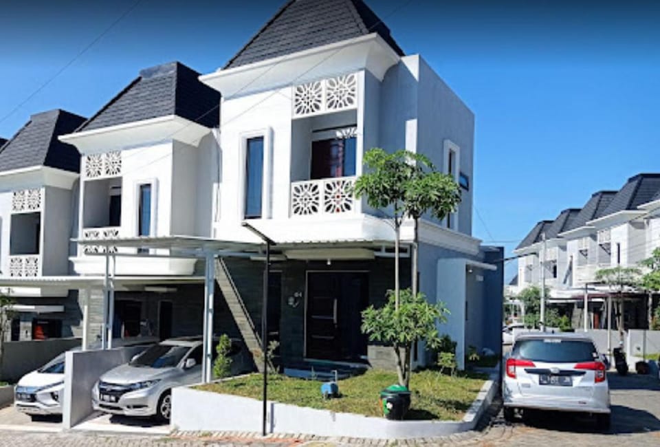 Villa Harmony Batu - Private, Homey, and Comfy Vacation rental in Batu