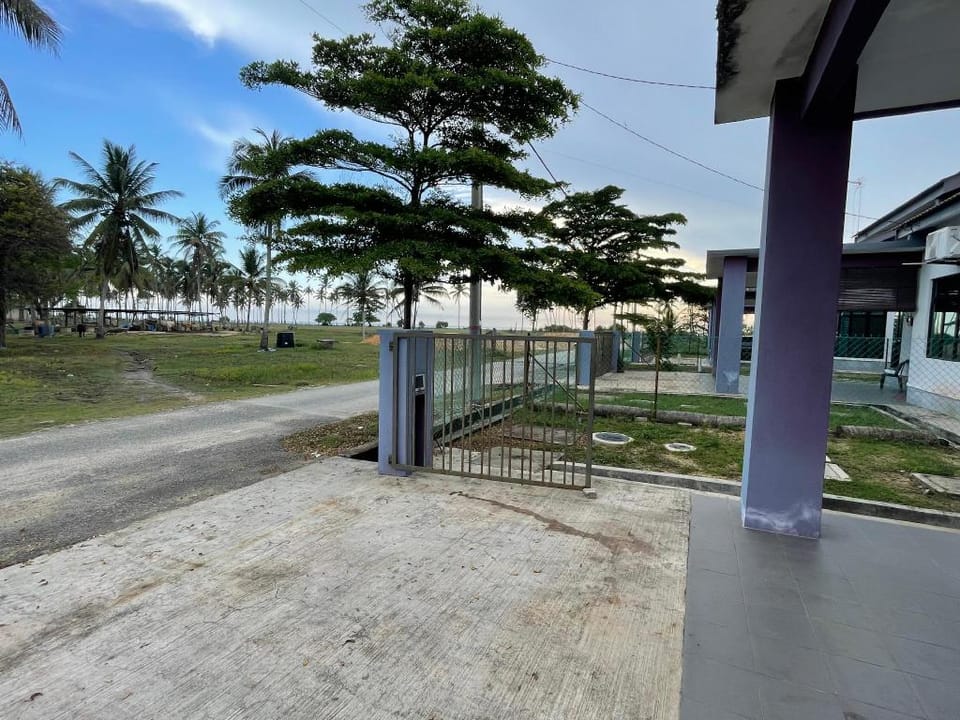 Arwaa Homestay Beachview (Bachok) II - Full AC Vacation rental in Malaysia