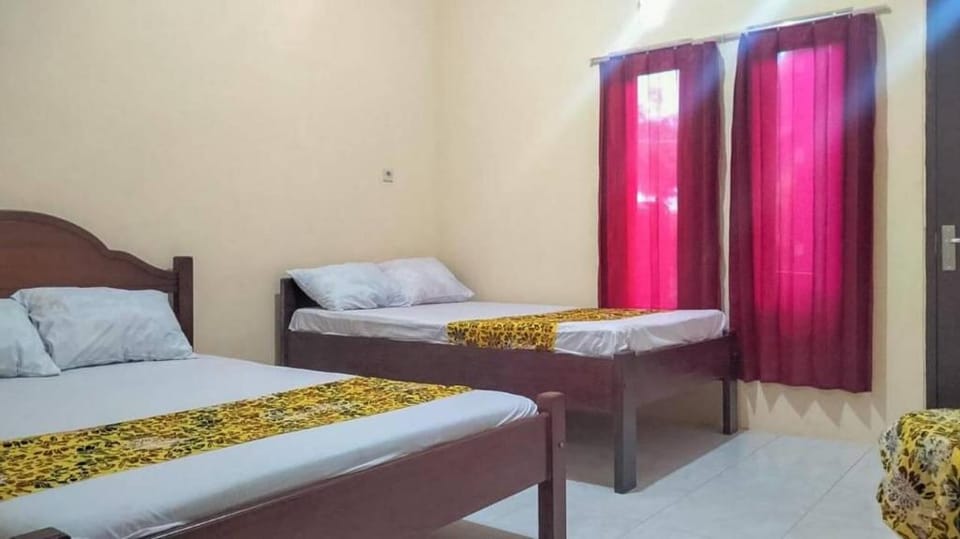 Kelapa Gading Homestay Syariah RedPartner Vacation rental in East Java