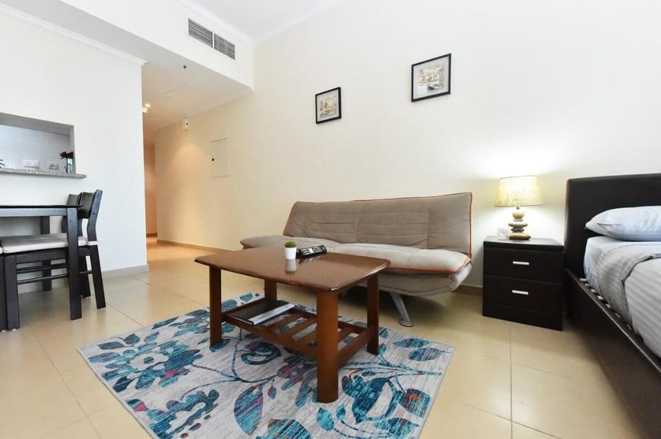 DB - Furnished Studio in JLT - metro Vacation rental in Dubai